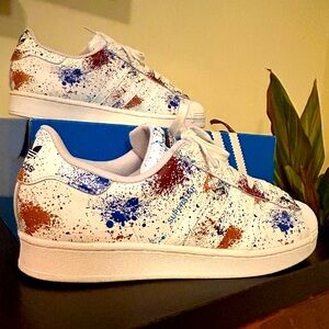 Adidas Classic Multi-color Size 10.5 great condition Only worn twice